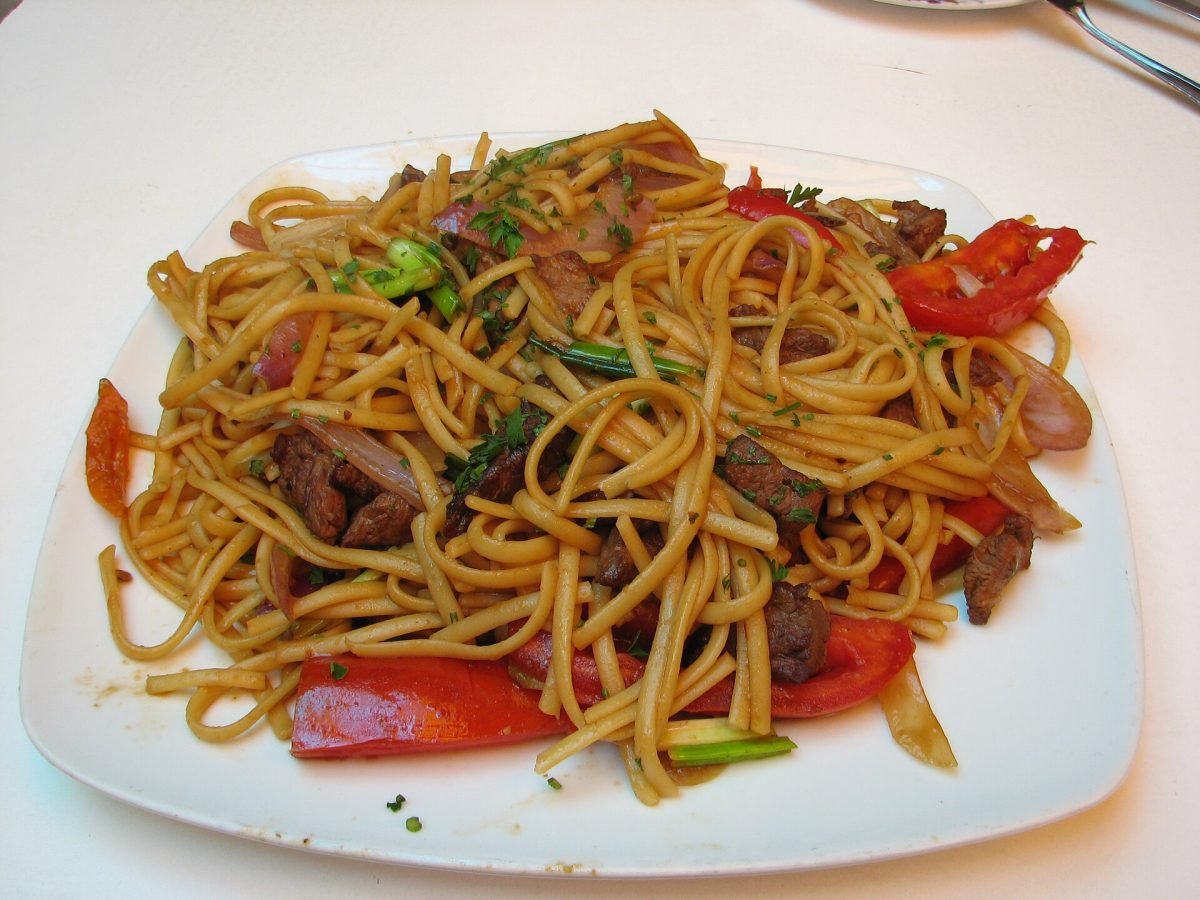 Tallarin Saltado de Pollo